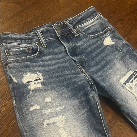 American Eagle Outfitters Women’s Blue Distressed Jeans - Picture 2 of 4